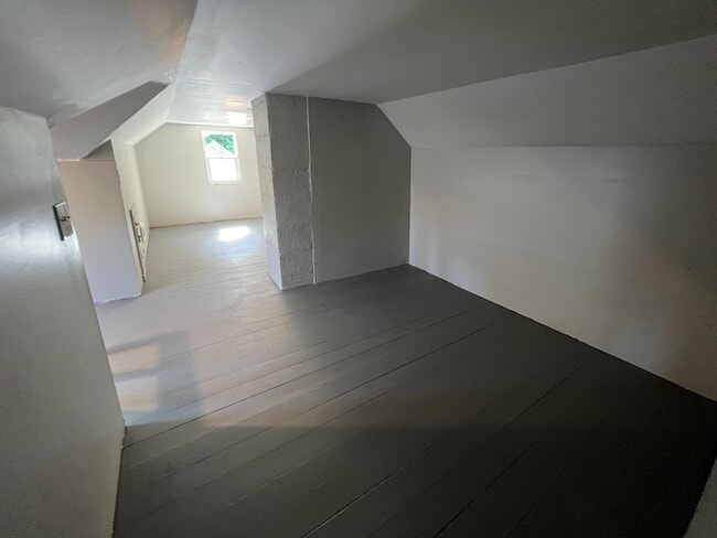 Building Photo - Remodeled 2BR+ Home in Adams Park!