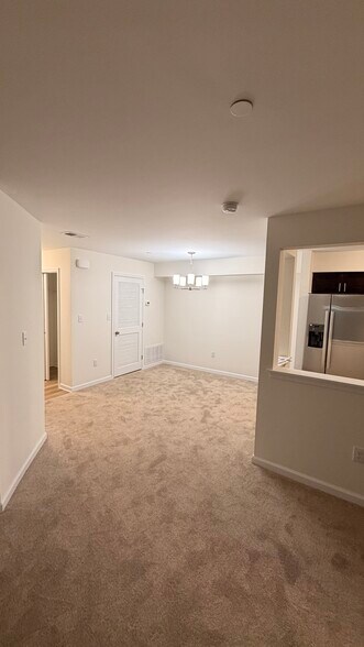 Building Photo - 1217 Waterford Dr