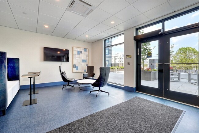 Building Photo - 62 Foundry St