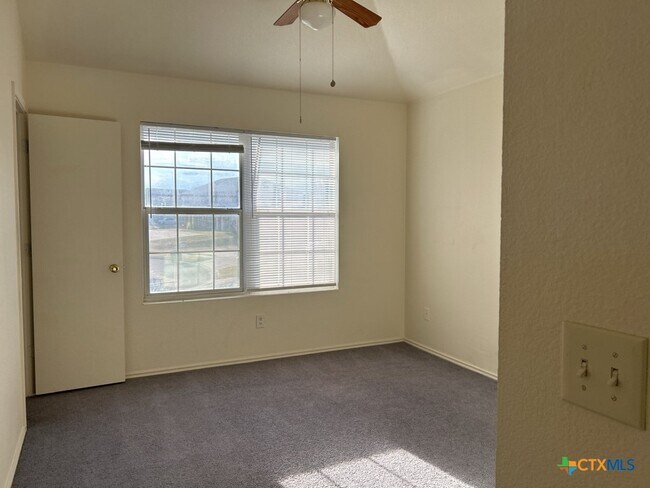 Building Photo - 4005 Doraine Ct