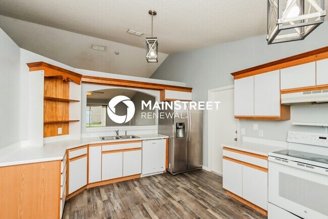 Building Photo - 3 Bedroom Pet-Friendly Home in PALM BAY, F...