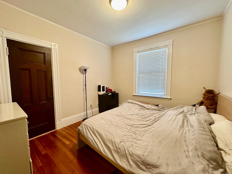 Building Photo - 12 Matchett St