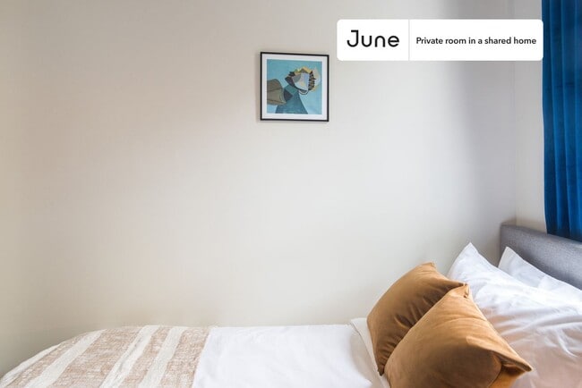 Building Photo - Room in Shared 5 bed/2 bath home in Columbia Heights