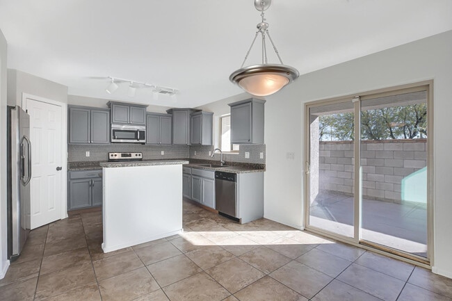 Building Photo - 9547 E Belmont Ave