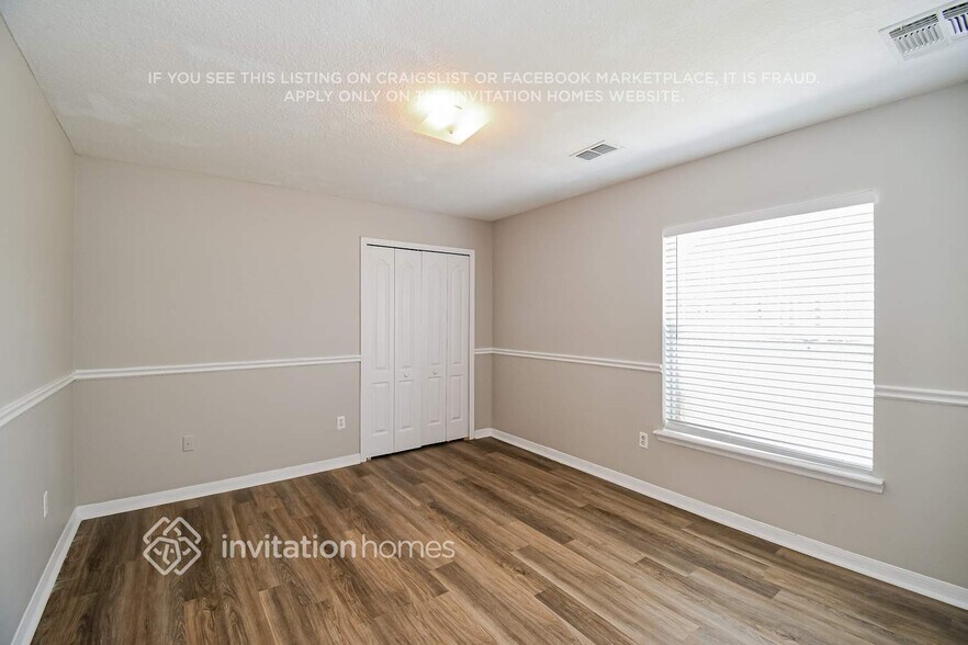 Building Photo - 10143 Meadow Point Dr