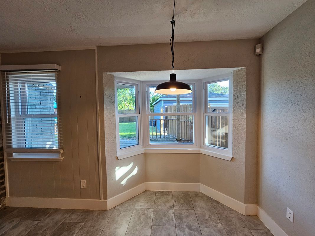 Building Photo - 7923 Dawnridge Dr