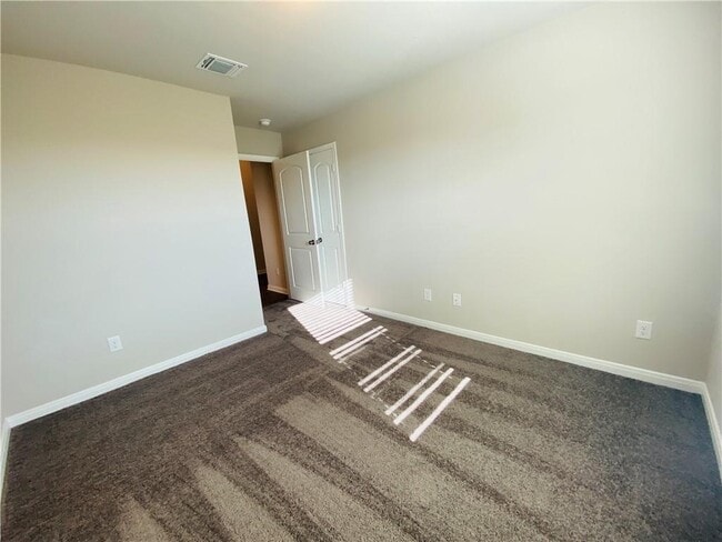 Building Photo - 721 Hollyhock Dr