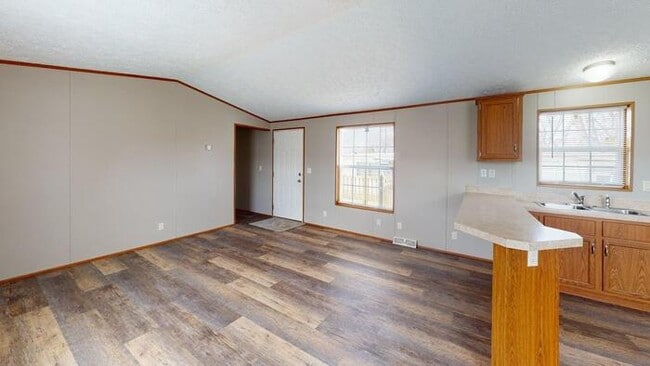 Building Photo - 339 Continental Ave