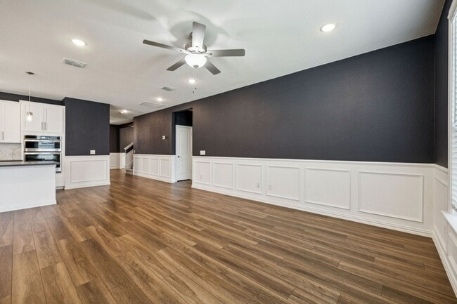 Building Photo - 2412 Rooster Ln