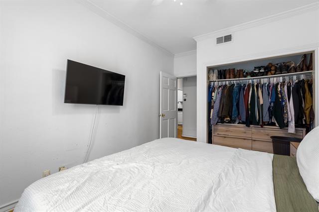 Building Photo - 3208 Cole Ave