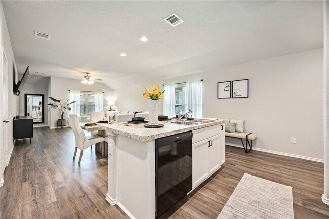 Building Photo - 10527 Meadow Saffron Dr