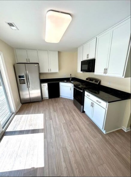 Building Photo - 3725 Boyette Ct