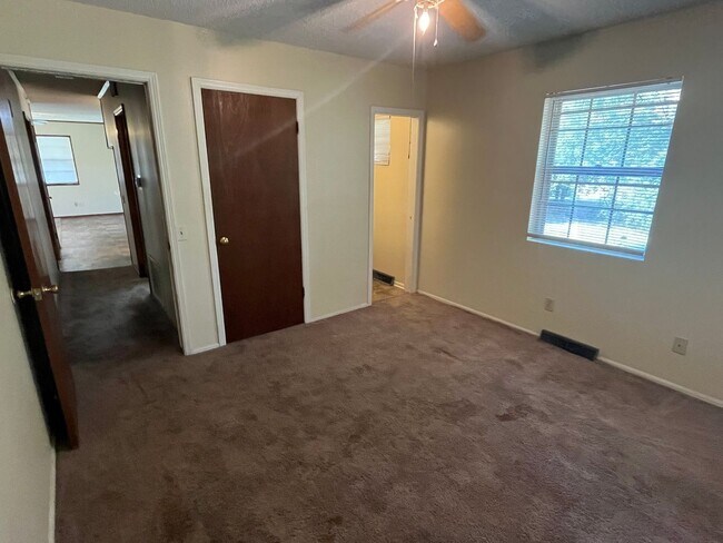 Building Photo - 505 E Fir St