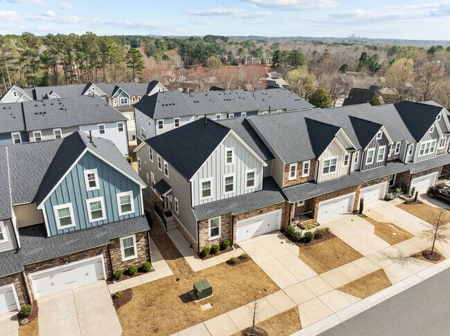 Building Photo - Like new townhome in Wykoff!