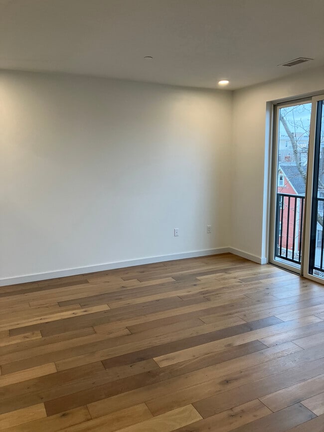 Building Photo - 97 Elmwood St