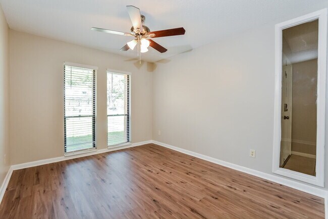 Building Photo - 3531 Norwich Ct