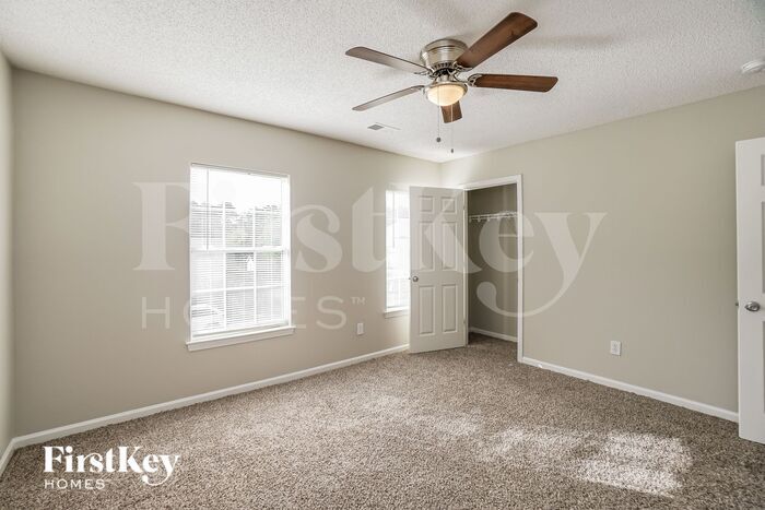 Building Photo - 1000 Golden Aspen Dr