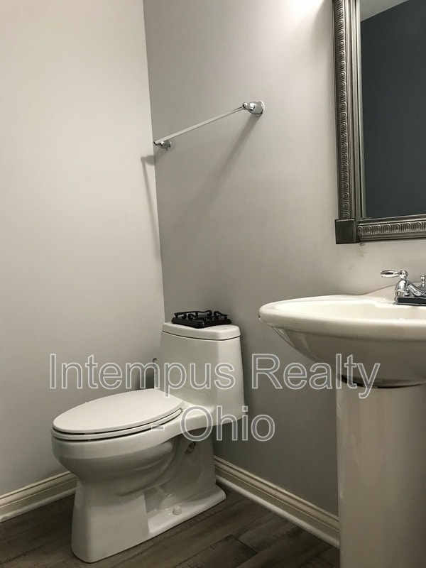 Building Photo - 5081 Dinard Way