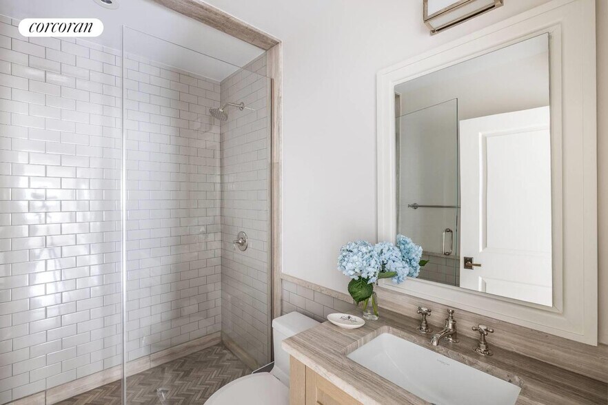 Building Photo - 43 Church St