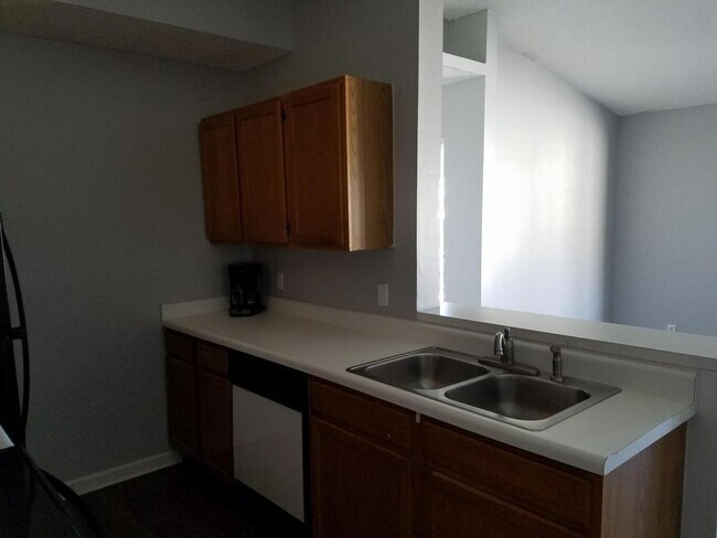 Building Photo - 8641 Southbridge Unit I