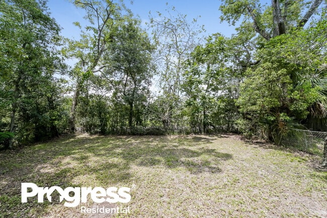 Building Photo - 2331 Westbrook Cir N