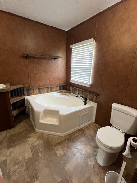 Building Photo - 41138 Wendy Dr