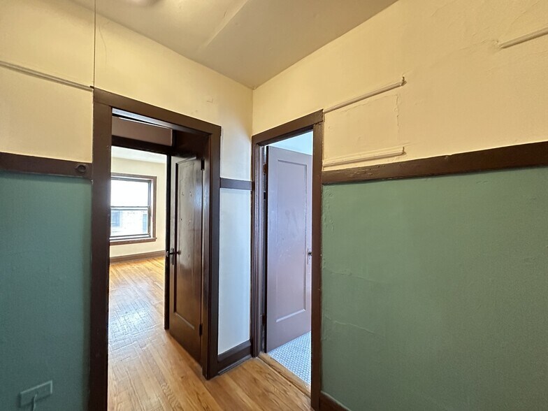 Building Photo - 2706 N Spaulding Ave