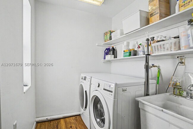 Building Photo - 7100 SW 119th St