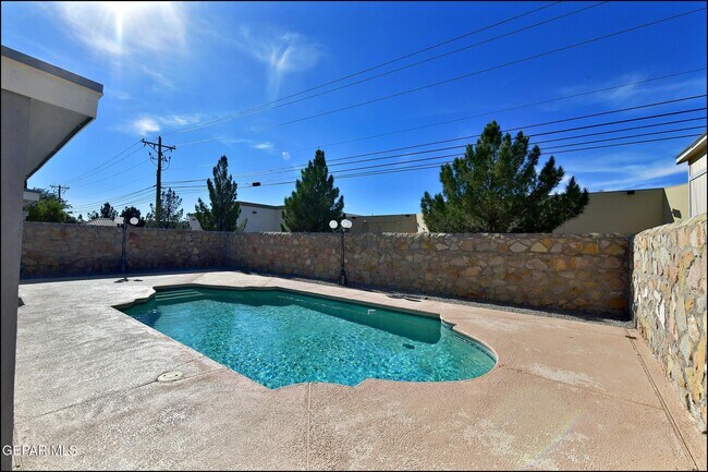 Building Photo - 2013 Sun Country Dr