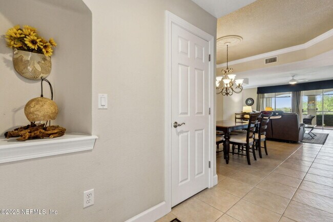 Building Photo - 425 N Ocean Grande Dr