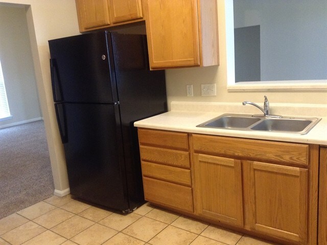 Building Photo - 2512 Kings Farm Way