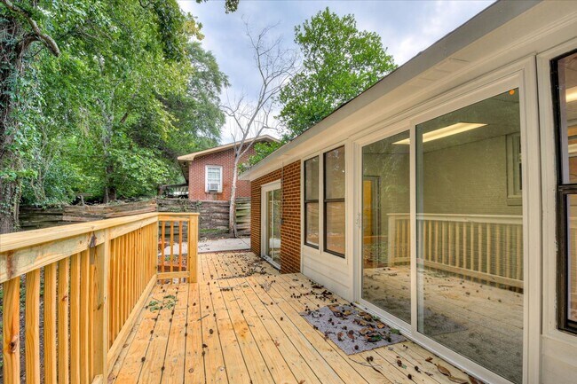 Building Photo - 4 Bed/2 Bath home in 30907 off of Furys Ferry Road