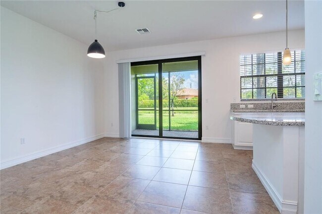 Building Photo - 126 Riverwalk Cir E