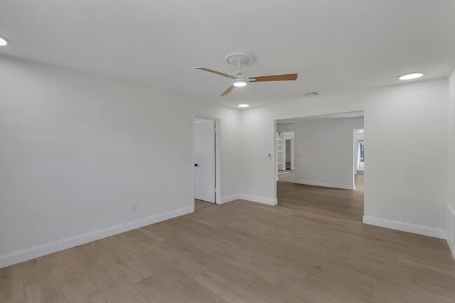 Building Photo - 1303 Charles St