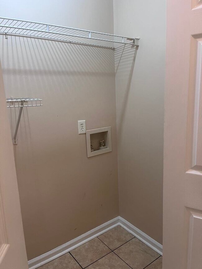 Building Photo - 149 High Point Dr