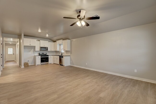 Primary Photo - Brand New Duplex For Lease! 609 Juniper!