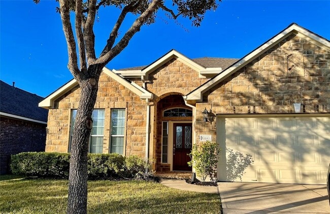 Primary Photo - 17810 Serene Shore Dr