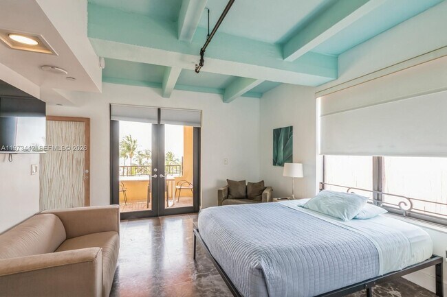 Building Photo - 1330 Ocean Dr