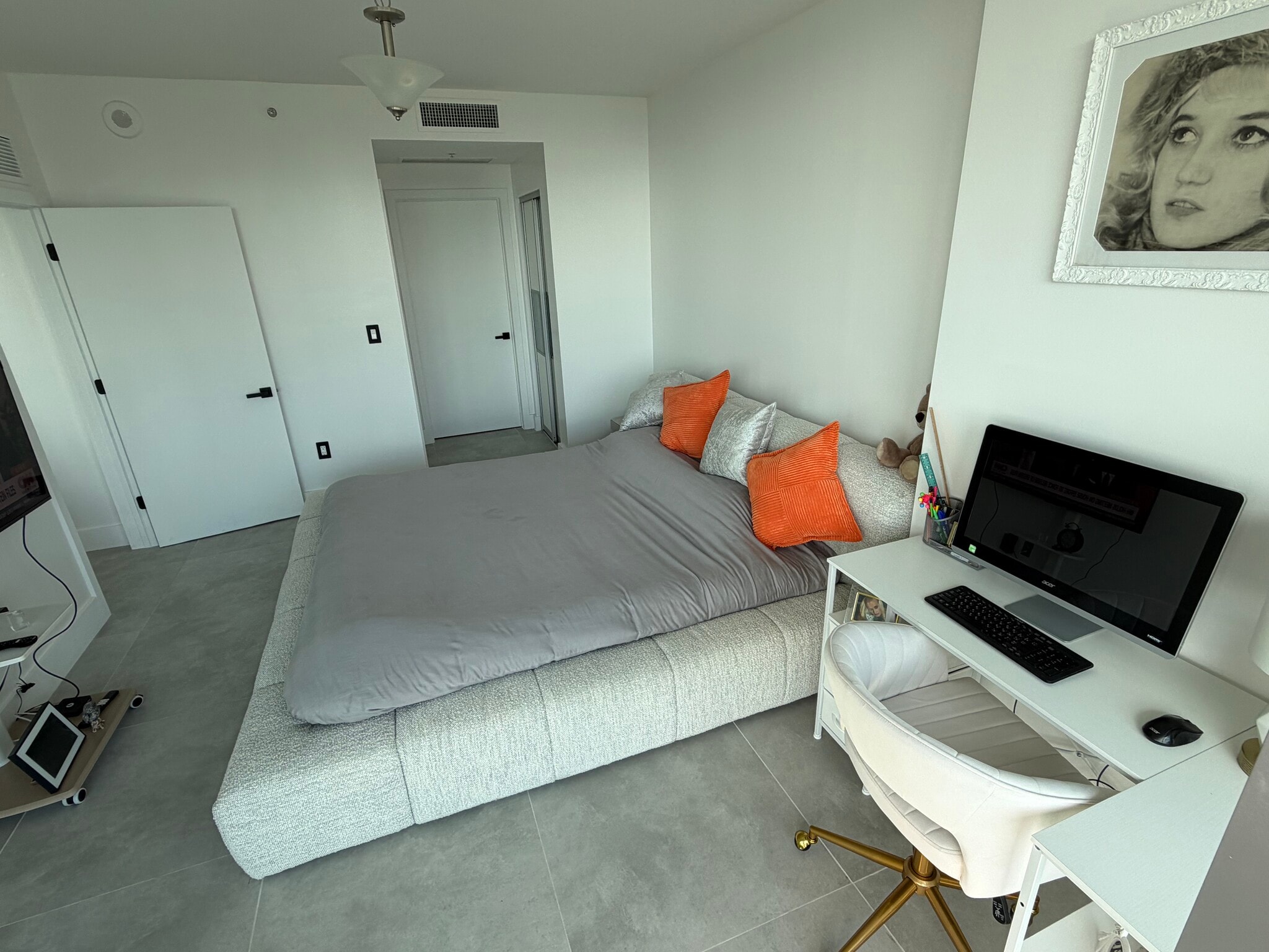 Building Photo - 92 SW 3rd St