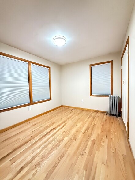 Building Photo - 287 Bacon St