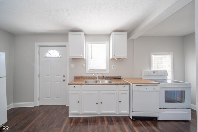 Building Photo - 1734 Olive St