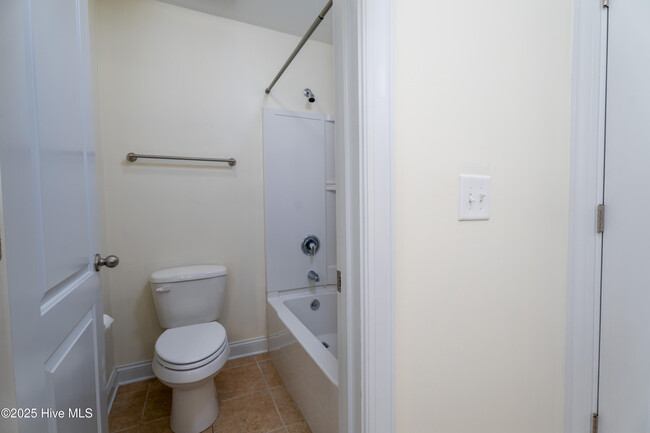 Building Photo - 103 Creek End Ct