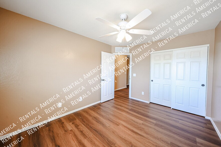 Building Photo - 23808 N Tayrien Ln