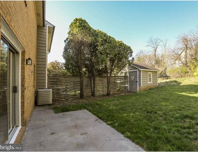 Building Photo - 2139 Harvest Dr