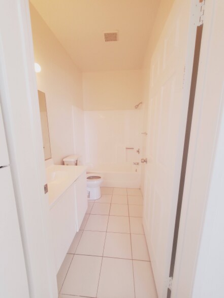 Building Photo - 4343 Whitsett Ave