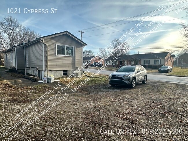 Building Photo - 1021 Cypress St