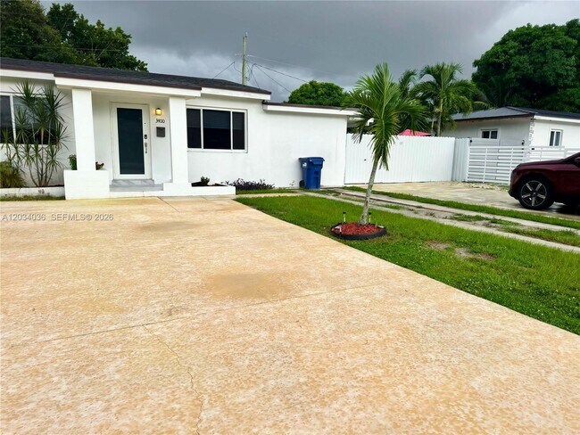 Building Photo - 3400 NW 173rd Terrace
