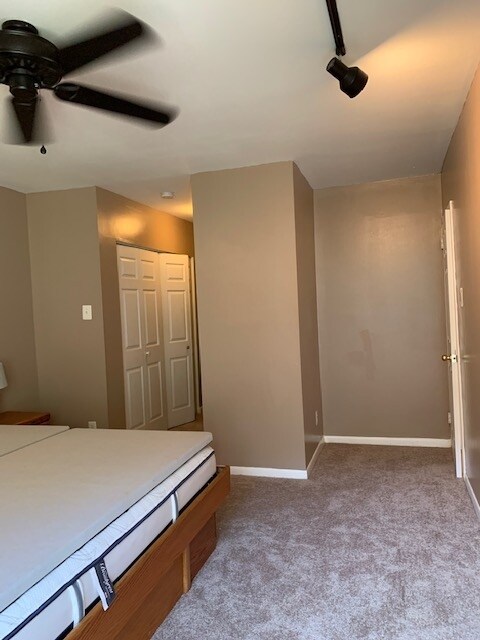 Building Photo - 10101 Prince Pl