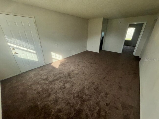 Building Photo - 834 Sky Lake Cir