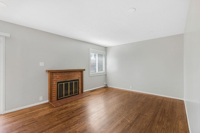 Building Photo - Spacious 4BR/3BA Home in Top-Rated School District!